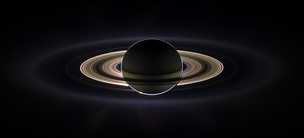 PIA08329: Saturn und Ringe im Gegenlicht der Sonne.